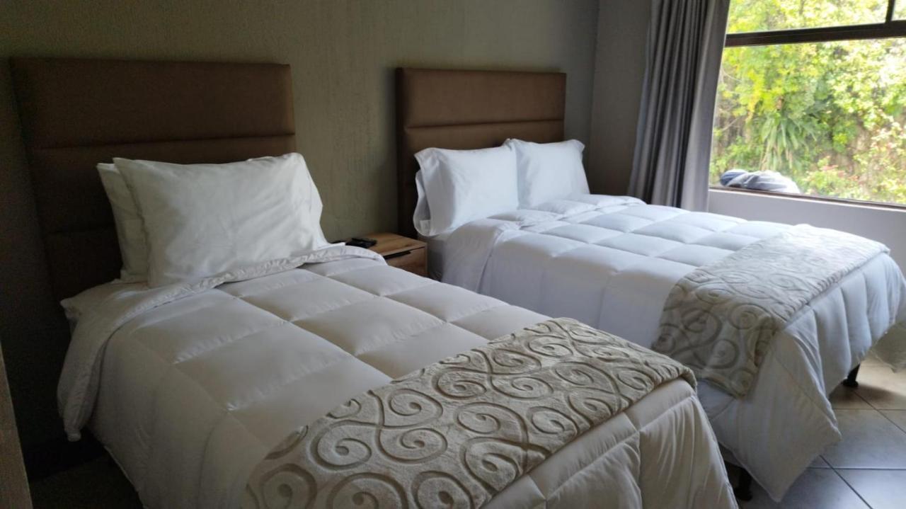 L'Aurora Inn Hostal Guatemala City Eksteriør bilde