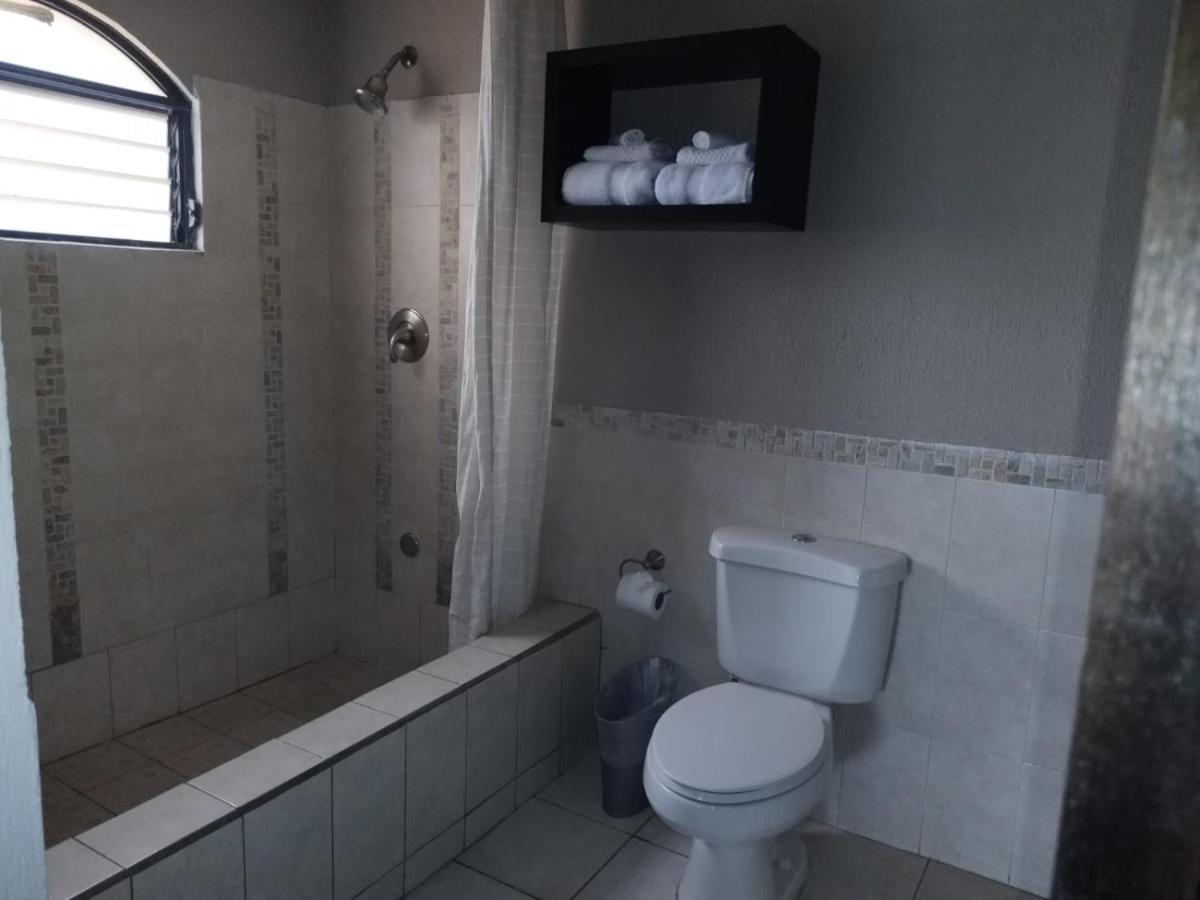 L'Aurora Inn Hostal Guatemala City Eksteriør bilde